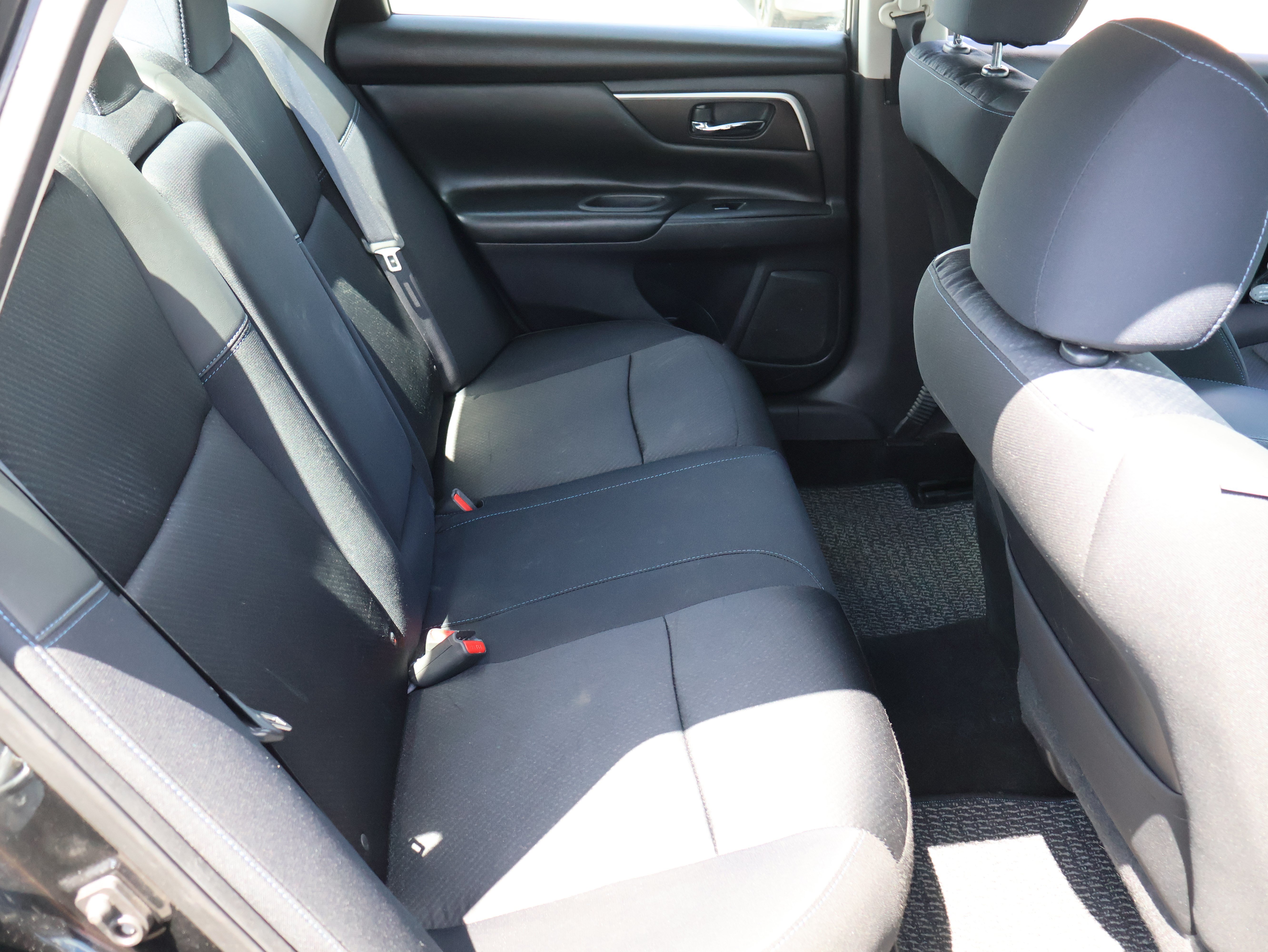 Used 2016 Nissan Altima 2.5 SR FWD image 12
