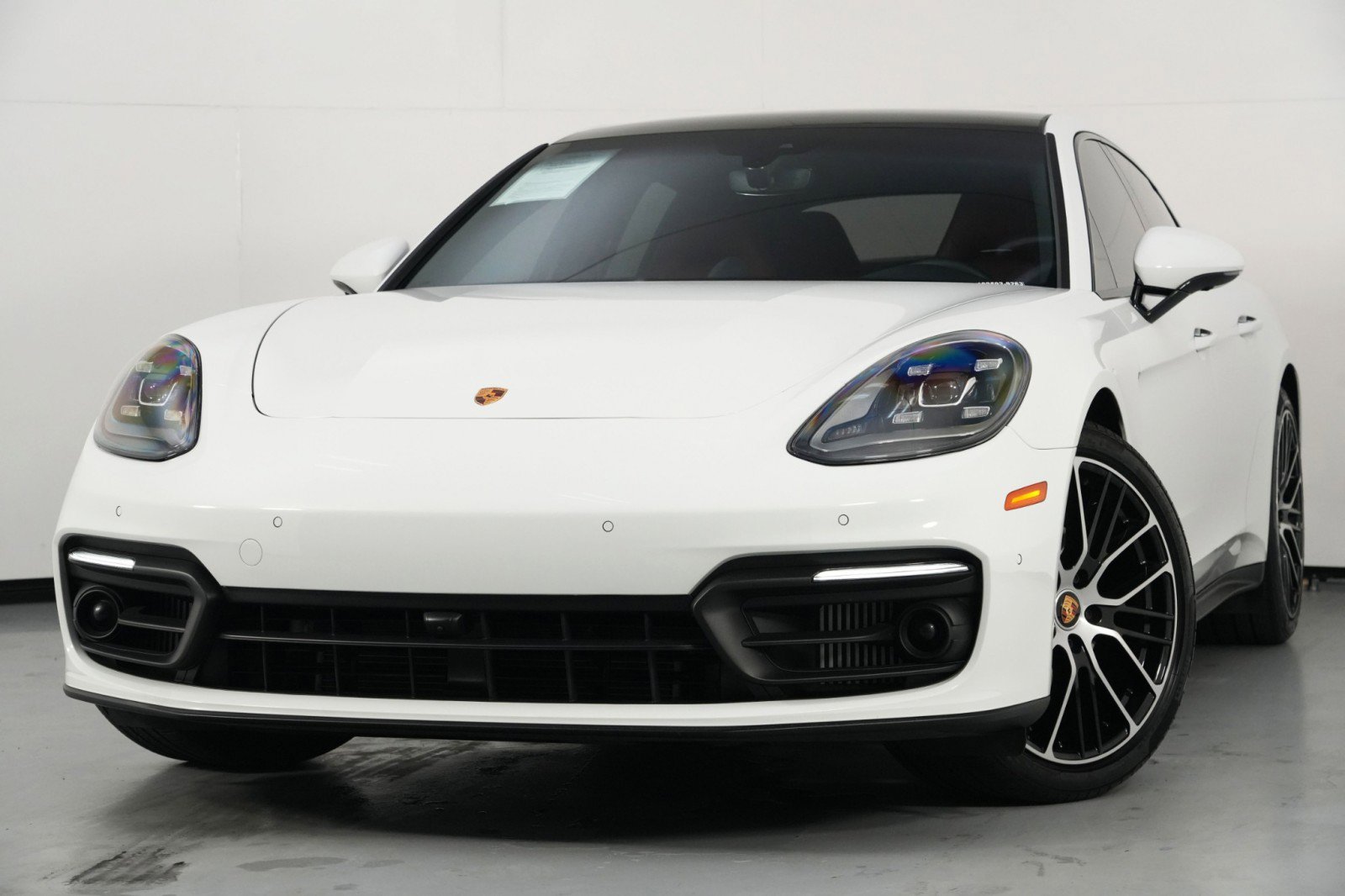 Used 2023 Porsche Panamera Platinum Edition w/ Smoking Package image 3