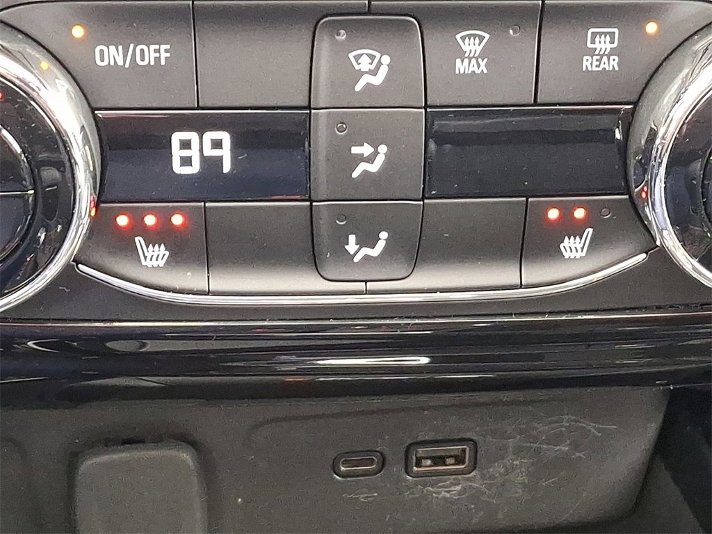 Used 2024 Chevrolet Trax RS w/ Sunroof Package image 28