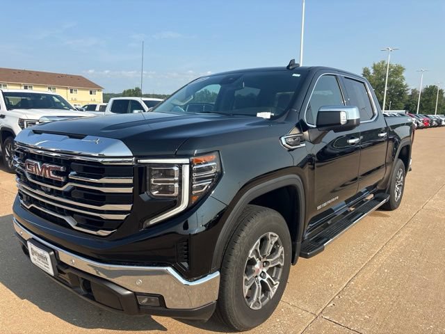 Used 2023 GMC Sierra 1500 SLT w/ SLT Convenience Package AWD/4WD image 9