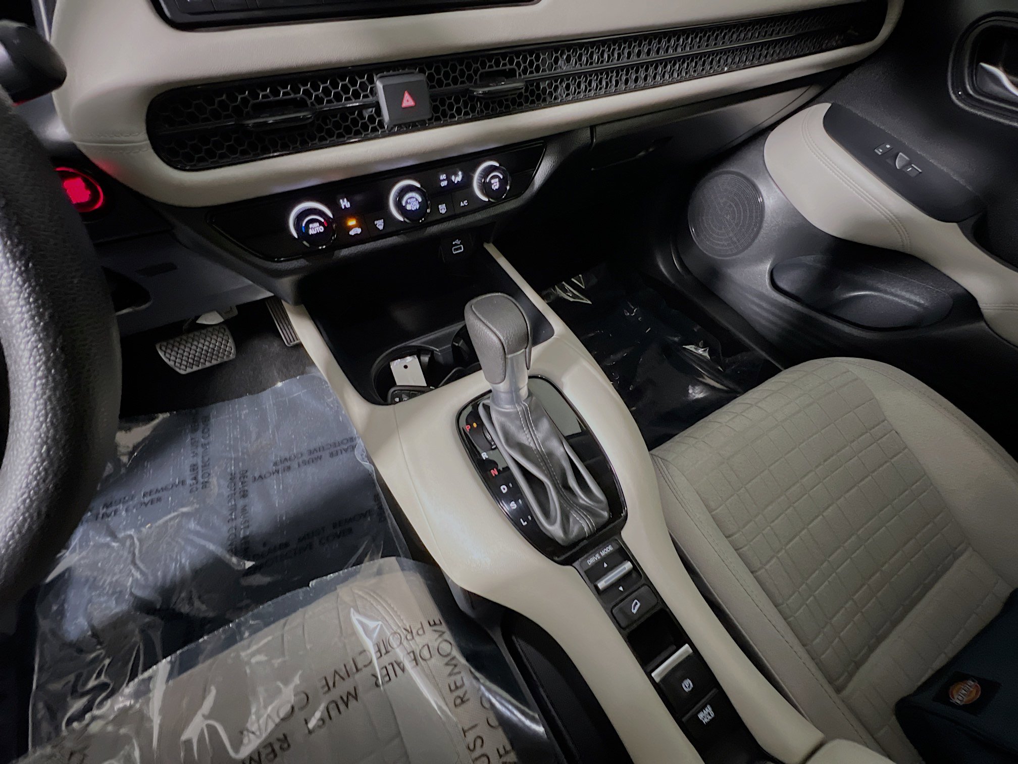 Used 2024 Honda HR-V LX image 25