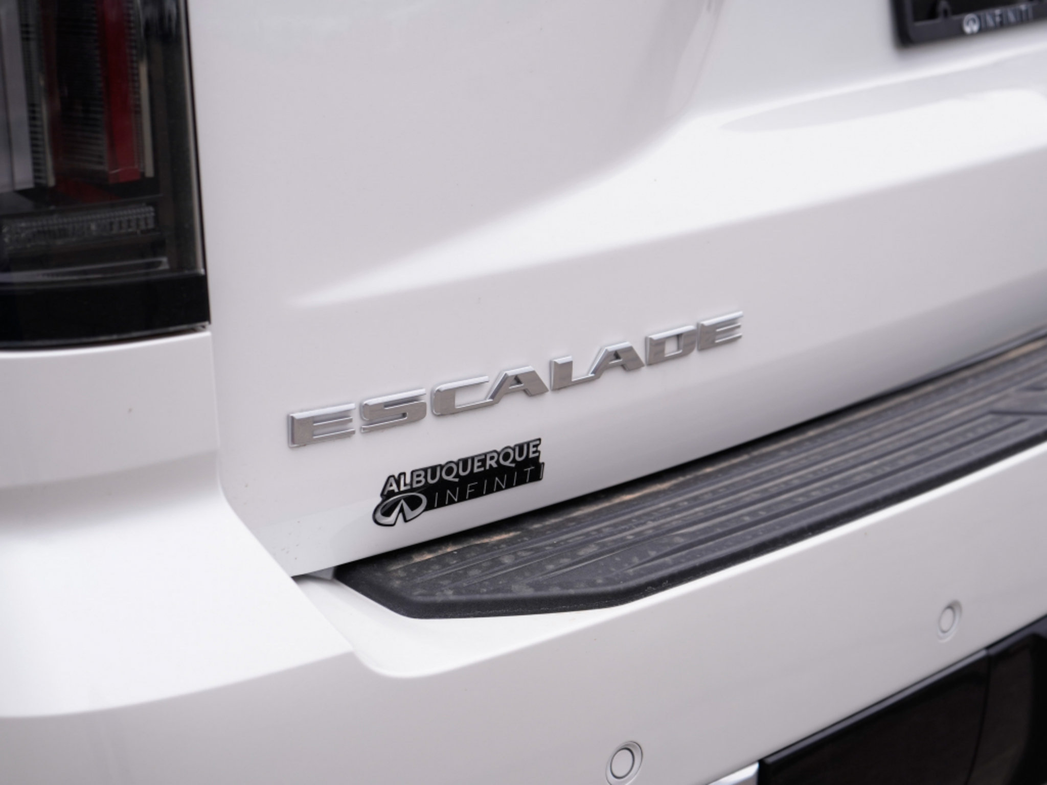 Used 2025 Cadillac Escalade ESV Premium Luxury AWD/4WD image 9