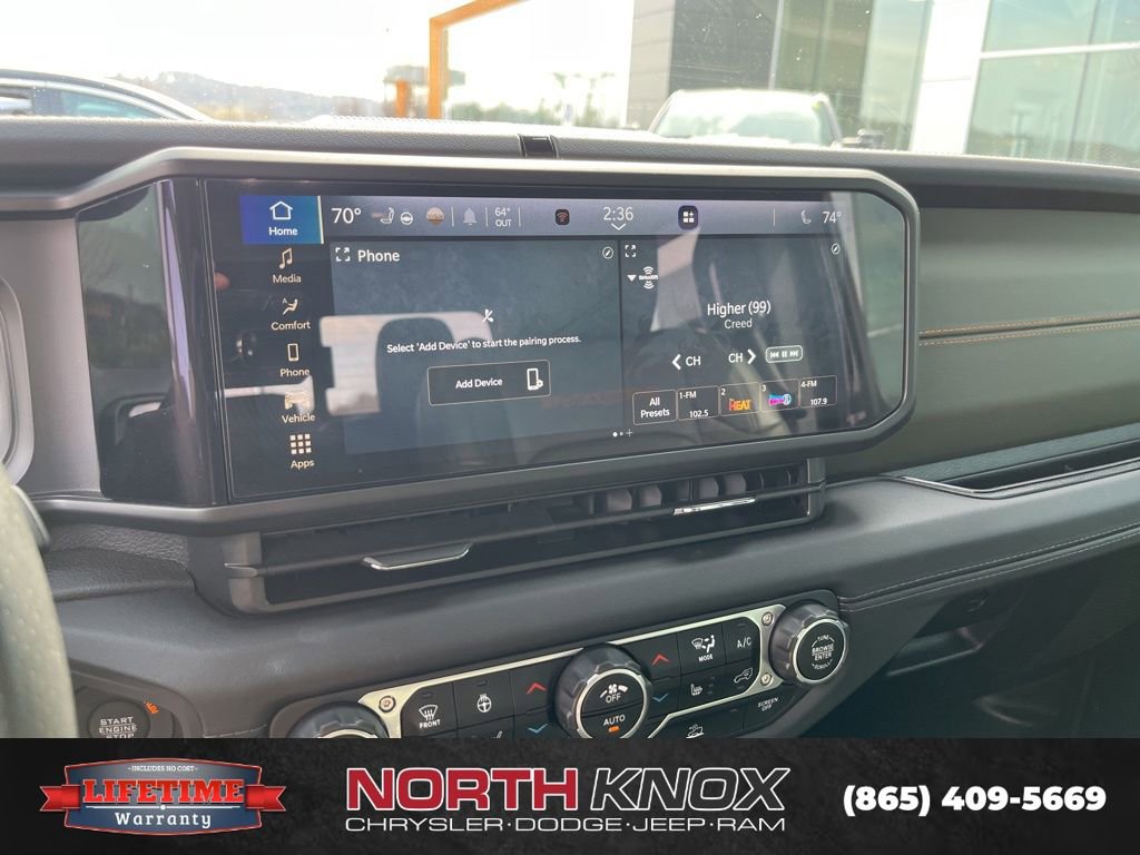 Used 2024 Jeep Gladiator Mojave w/ Convenience Group image 9