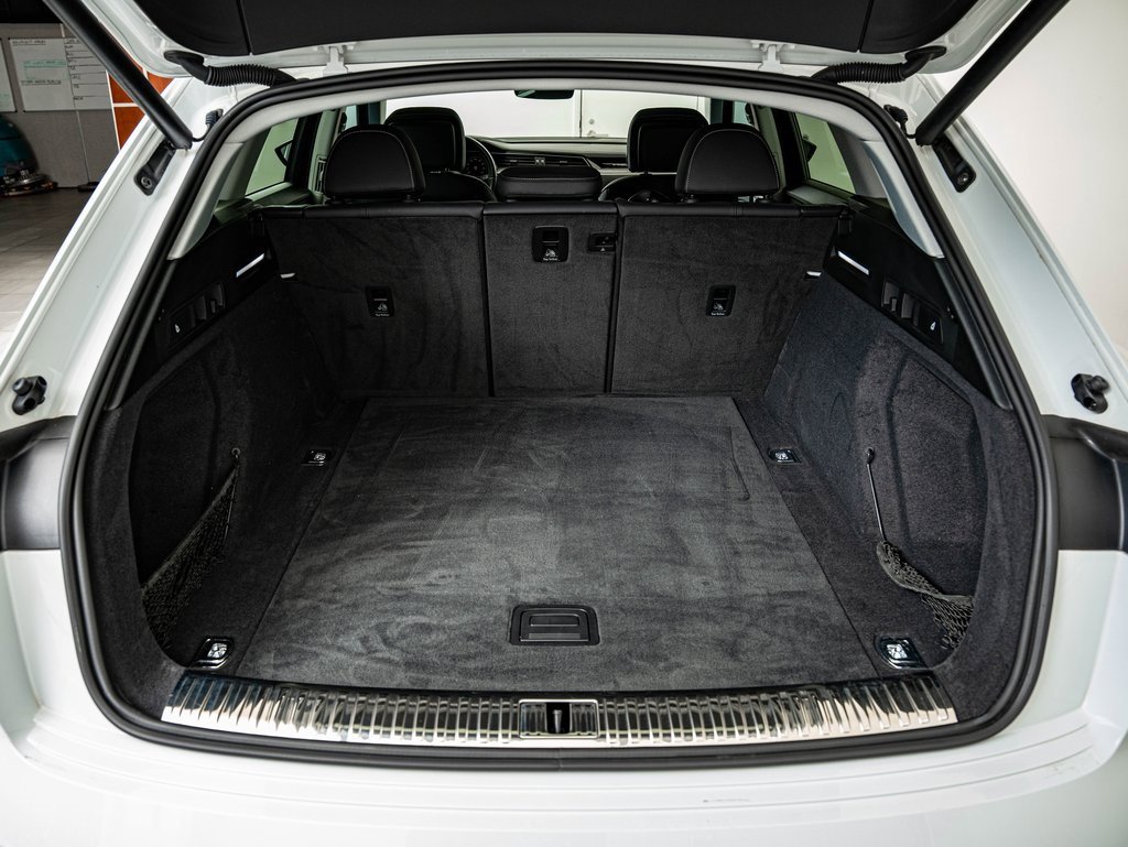 Used 2021 Audi e-tron Premium Plus w/ Premium Plus Package image 37