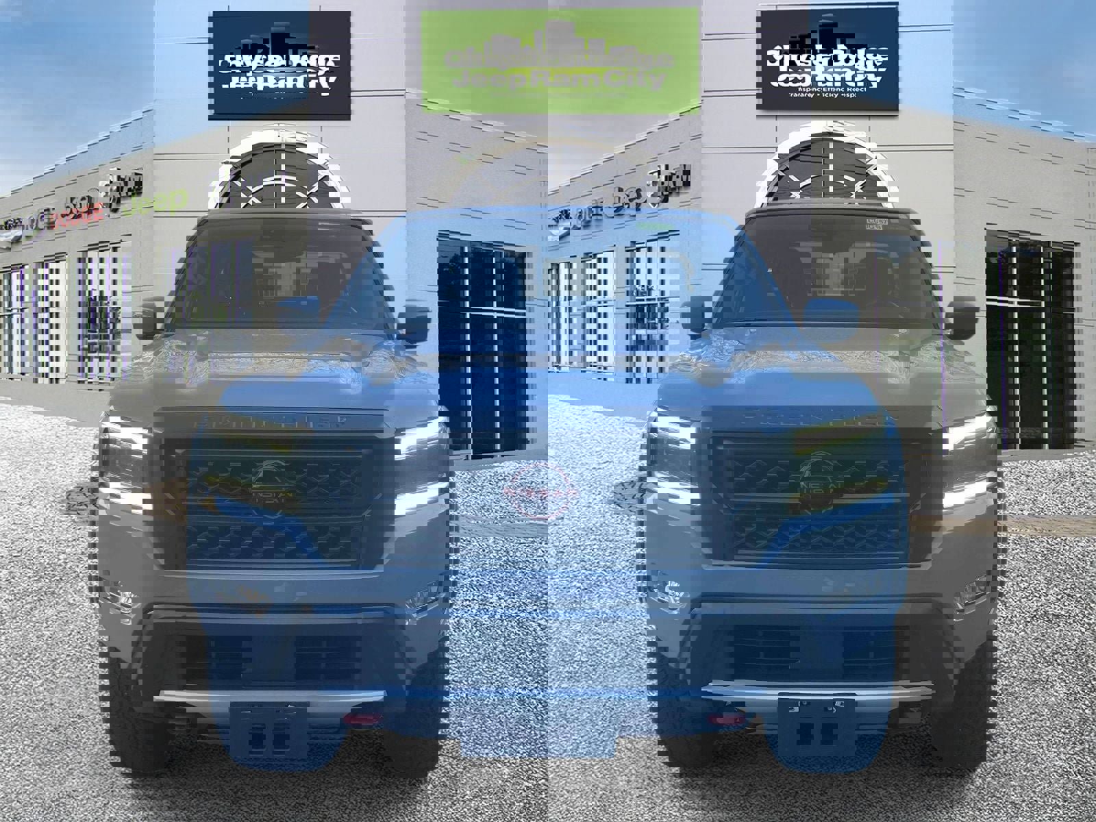 Used 2023 Nissan Frontier PRO-4X w/ Technology Package image 2