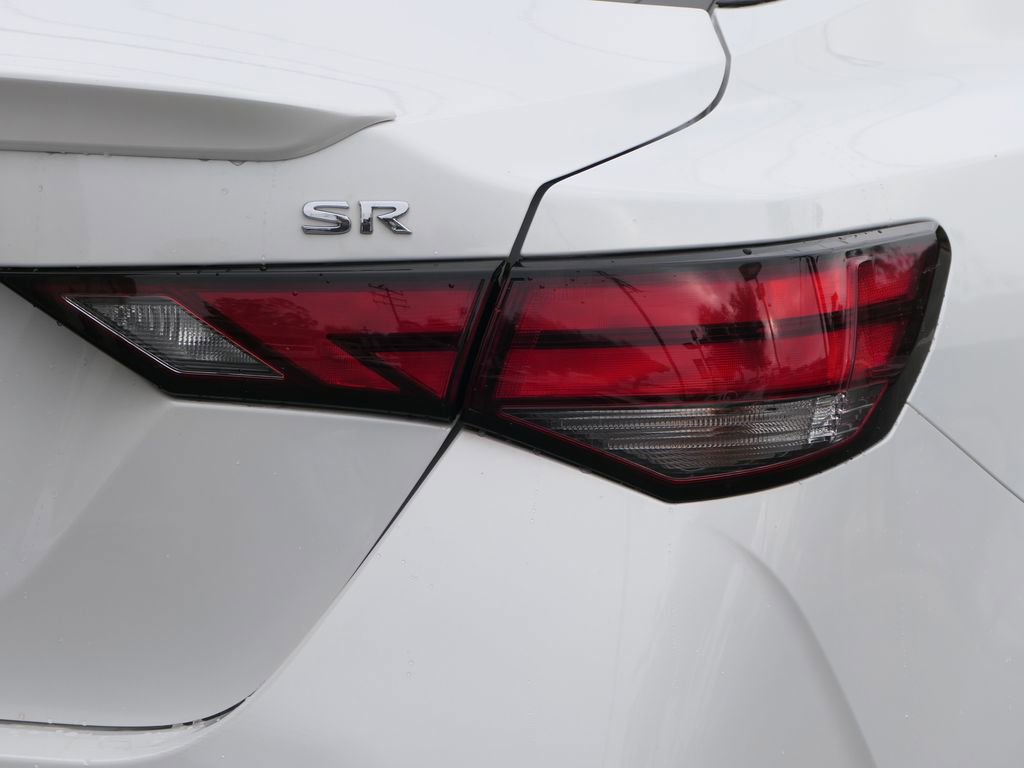 Used 2023 Nissan Sentra SR w/ SR Premium Package FWD image 5