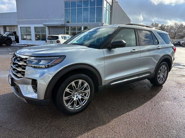 Used 2025 Ford Explorer Active w/ Active Comfort Package image 7