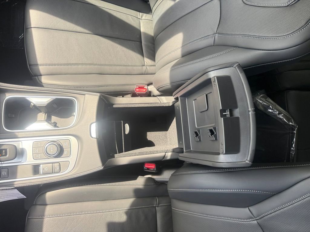 Used 2025 INFINITI QX60 Pure image 24