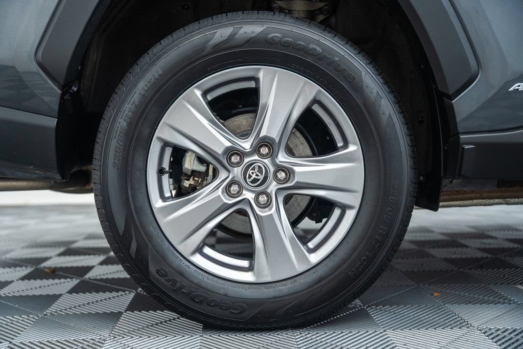 Certified 2025 Toyota RAV4 LE AWD/4WD image 19
