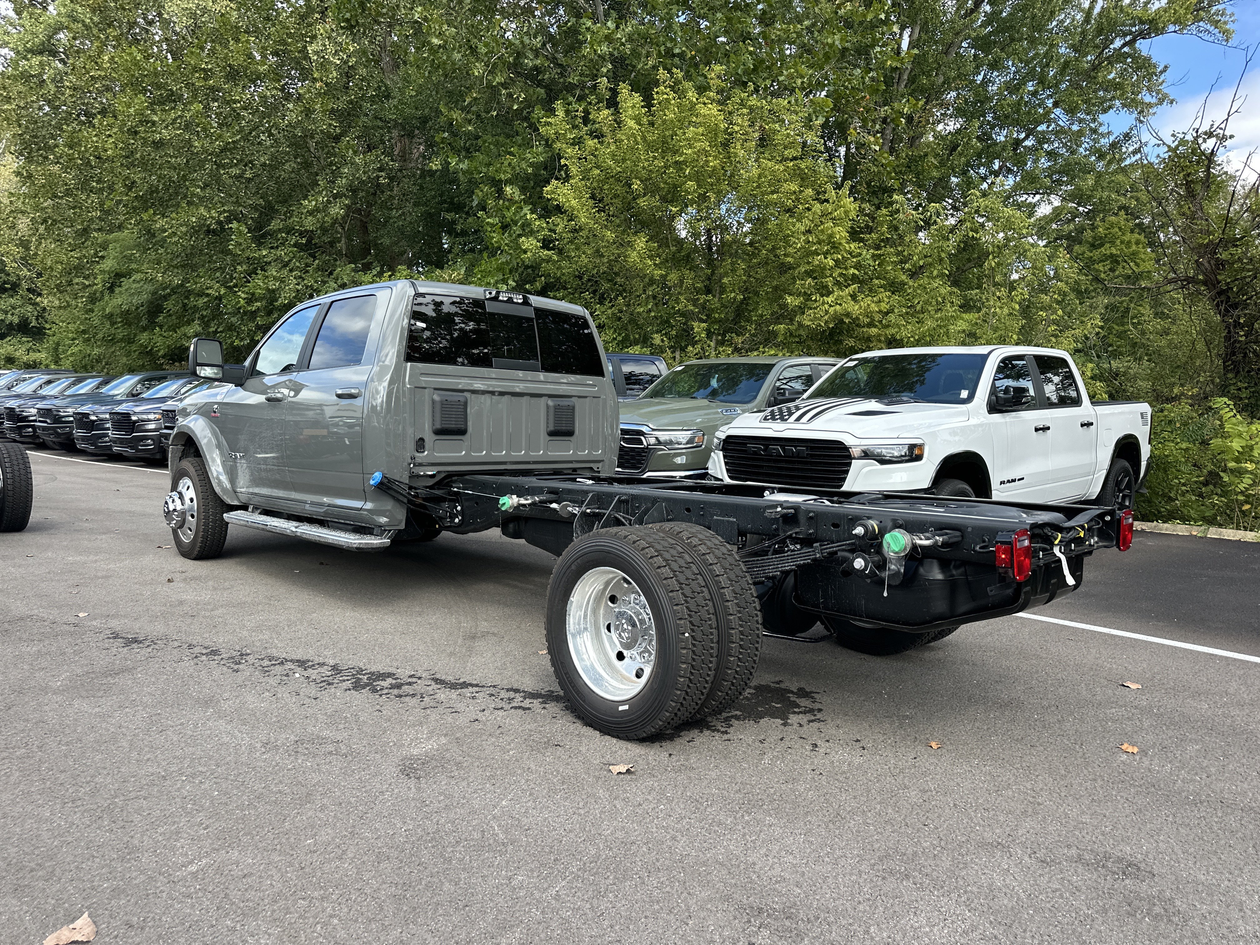 New 2027 RAM 5500 4x4 Crew Cab w/ Laramie Trim Package image 24