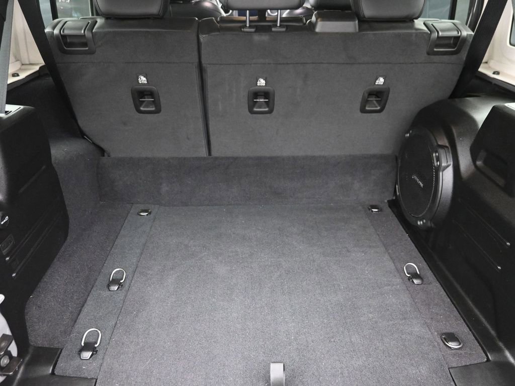 Used 2023 Jeep Wrangler Unlimited Sahara image 9