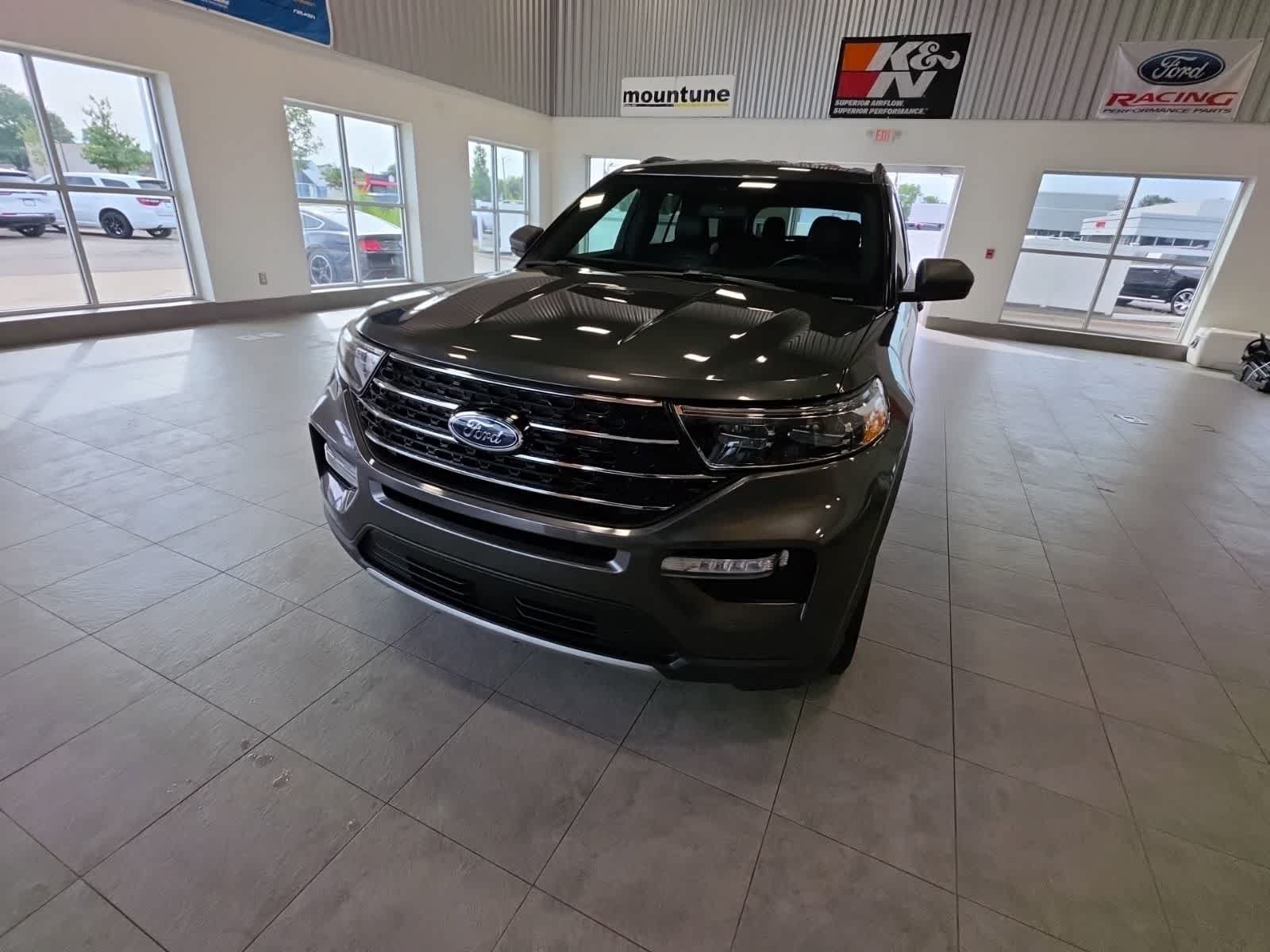 Used 2020 Ford Explorer XLT w/ Equipment Group 202A AWD/4WD video 2