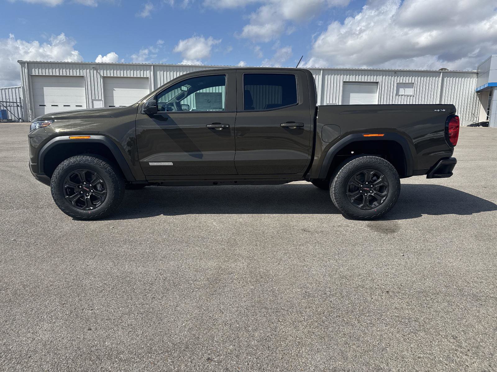 New 2025 GMC Canyon Elevation w/ Convenience Package image 2