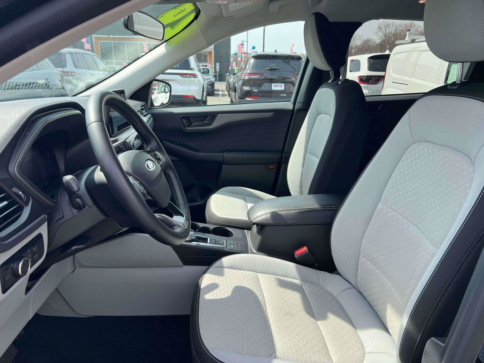 Used 2024 Ford Escape Active AWD/4WD image 25