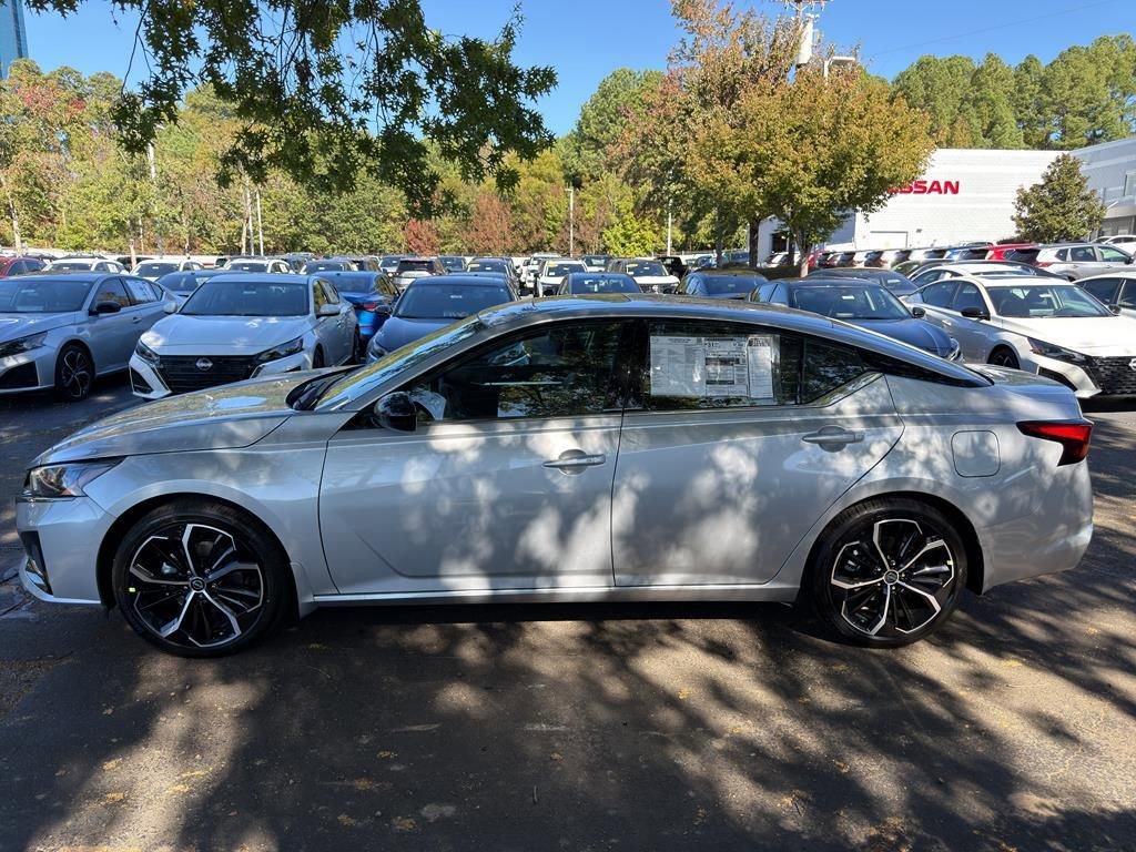 New 2025 Nissan Altima 2.5 SR image 4