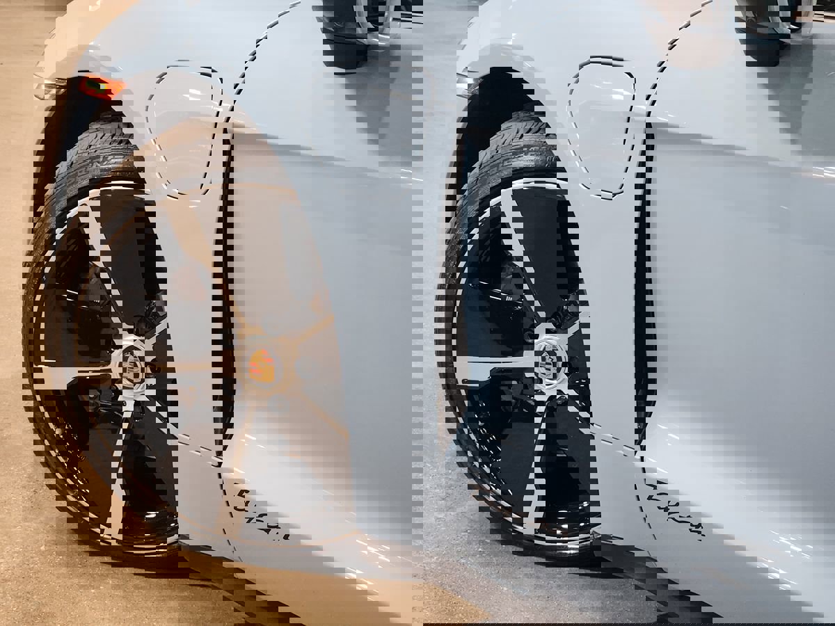 Used 2021 Porsche Taycan image 23