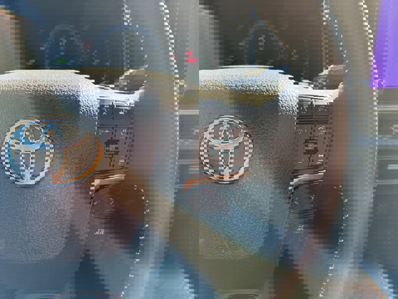 Used 2025 Toyota Camry SE image 14