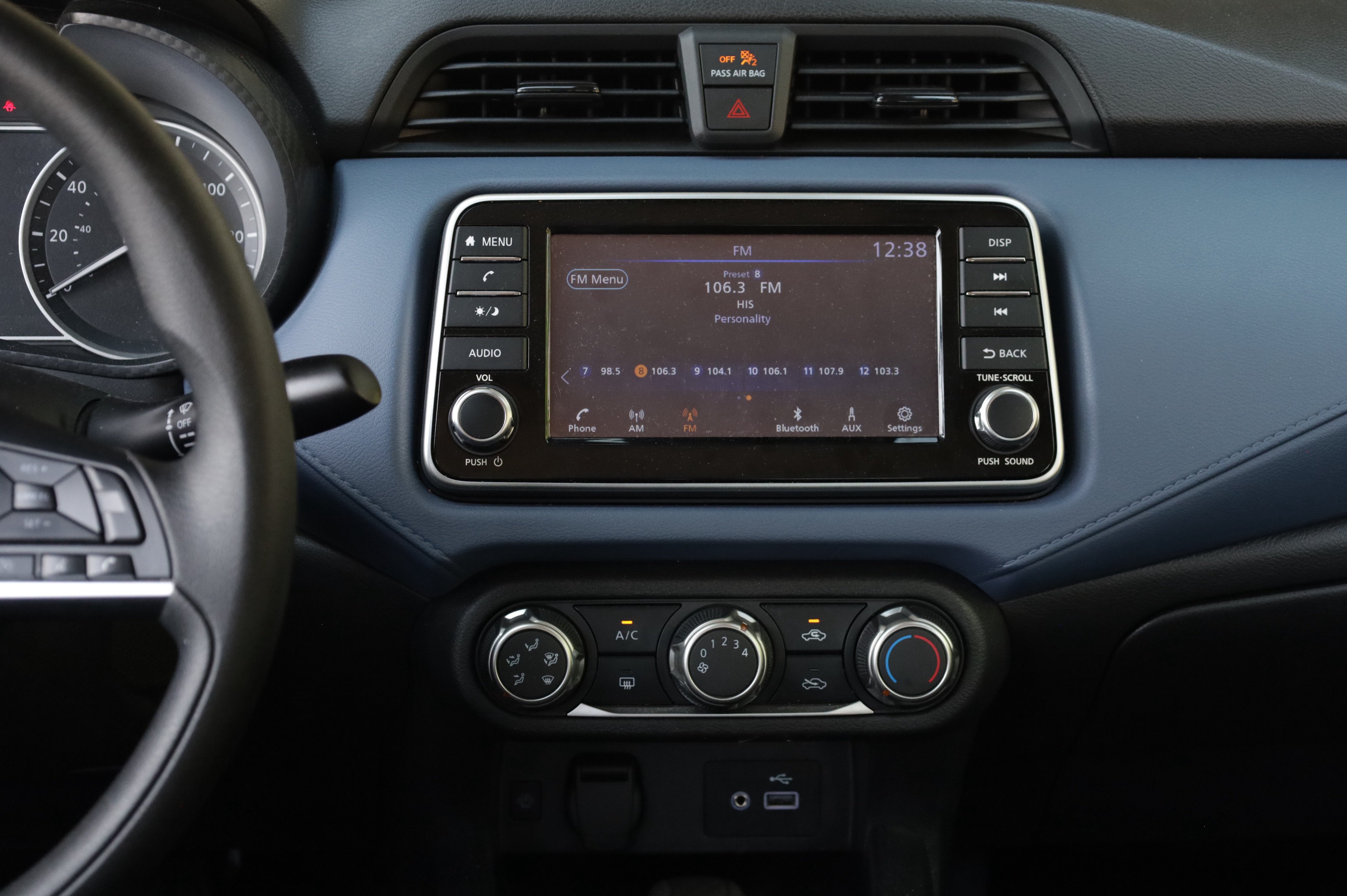 Used 2024 Nissan Versa SV FWD image 8