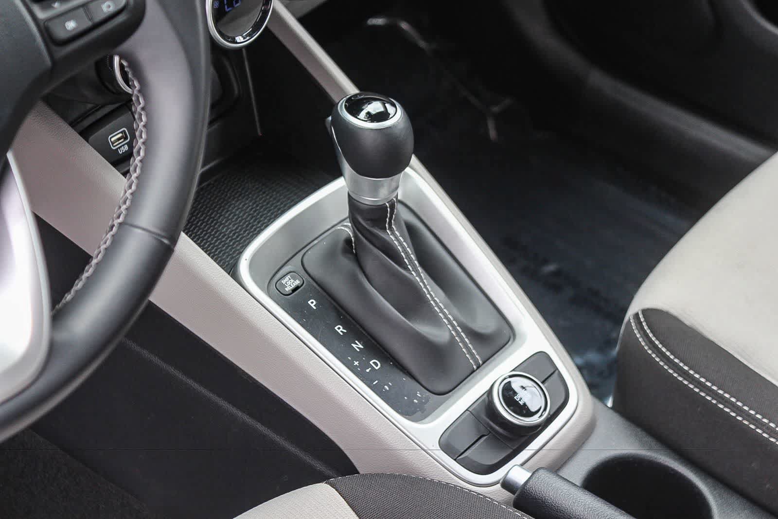 Certified 2024 Hyundai Venue SEL FWD image 24