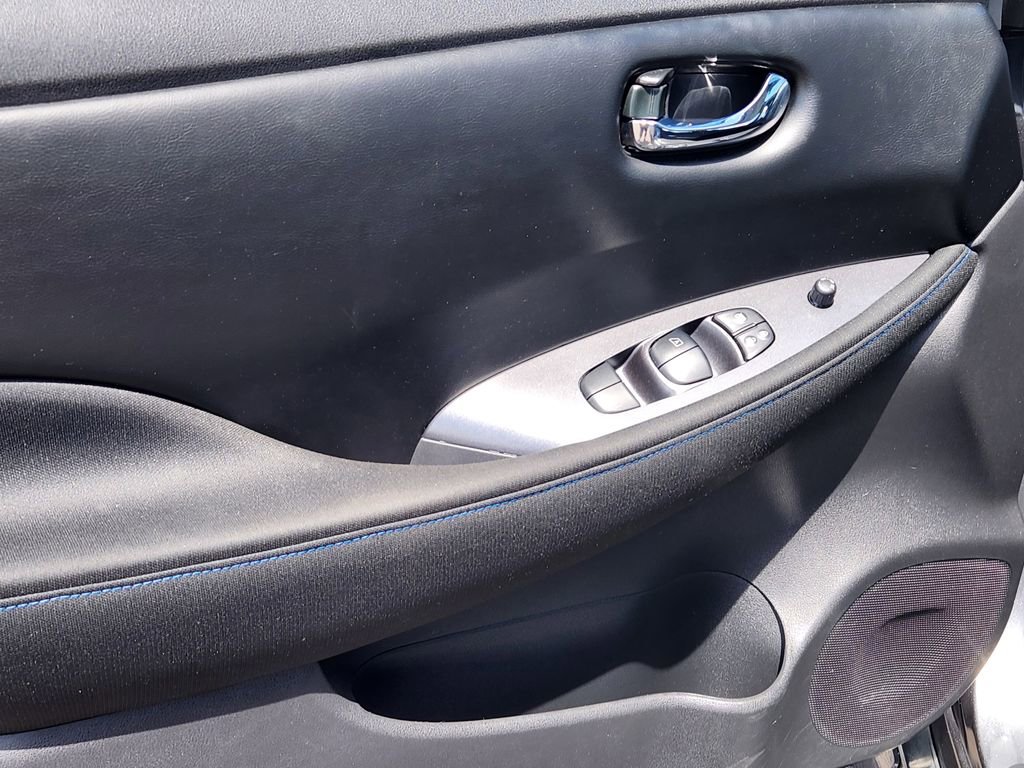 Used 2024 Nissan Leaf S FWD image 19