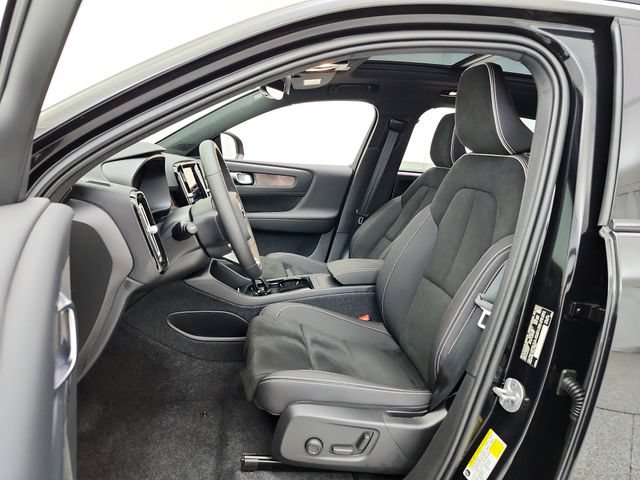 Certified 2024 Volvo XC40 Recharge Ultimate w/ Protection Package Premier AWD/4WD image 18