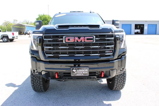 Used 2025 GMC Sierra 2500 AT4 w/ AT4 Premium Plus Package image 2