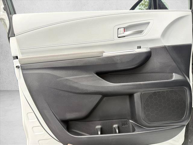 Used 2025 Toyota Sienna XLE AWD/4WD image 11