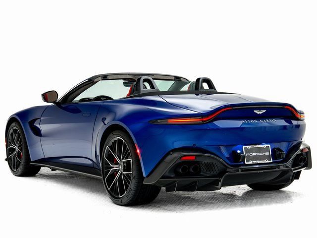 Used 2022 Aston Martin V8 Vantage Roadster image 3