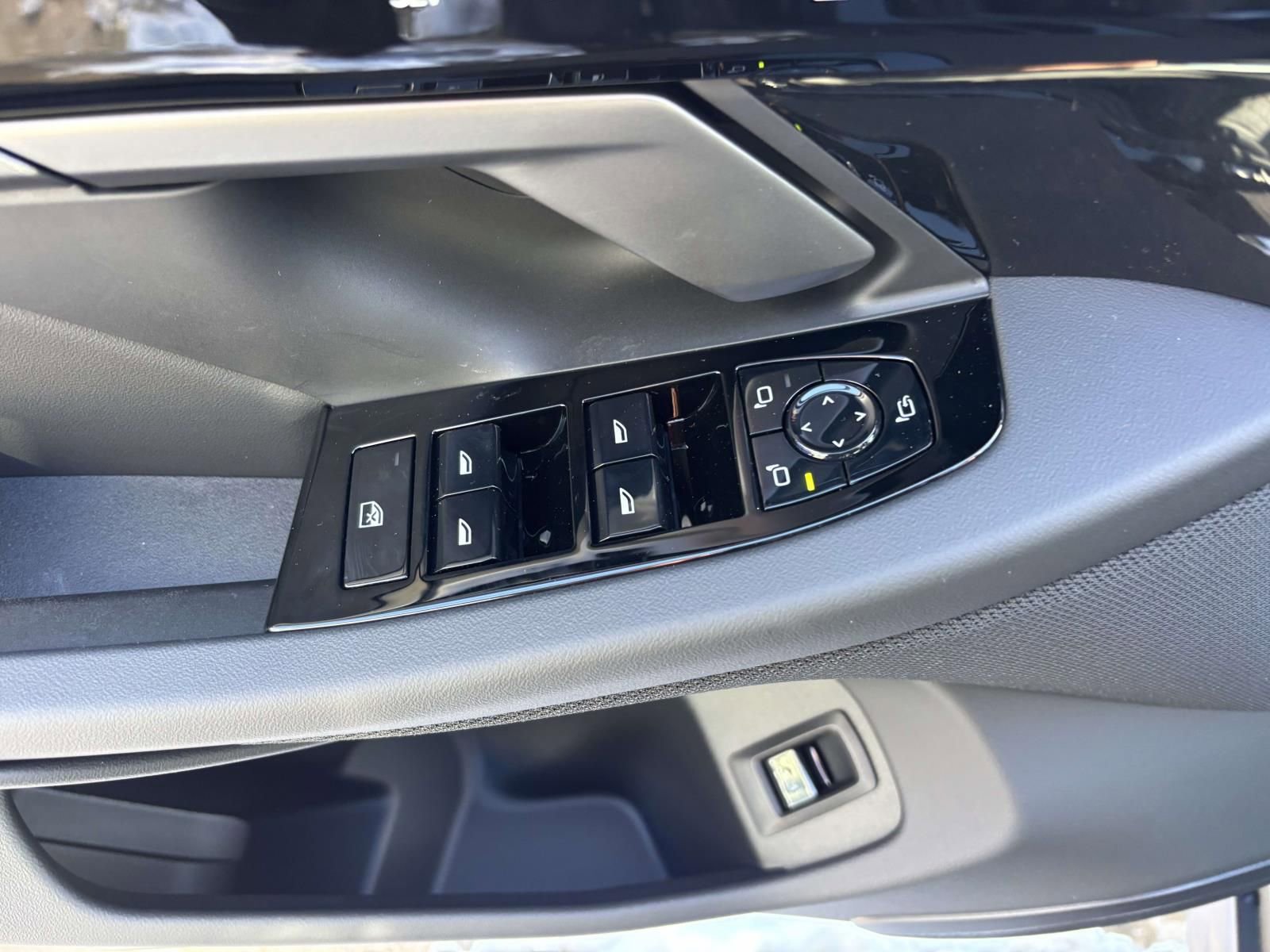 New 2026 BMW 530i xDrive w/ Premium Package image 14