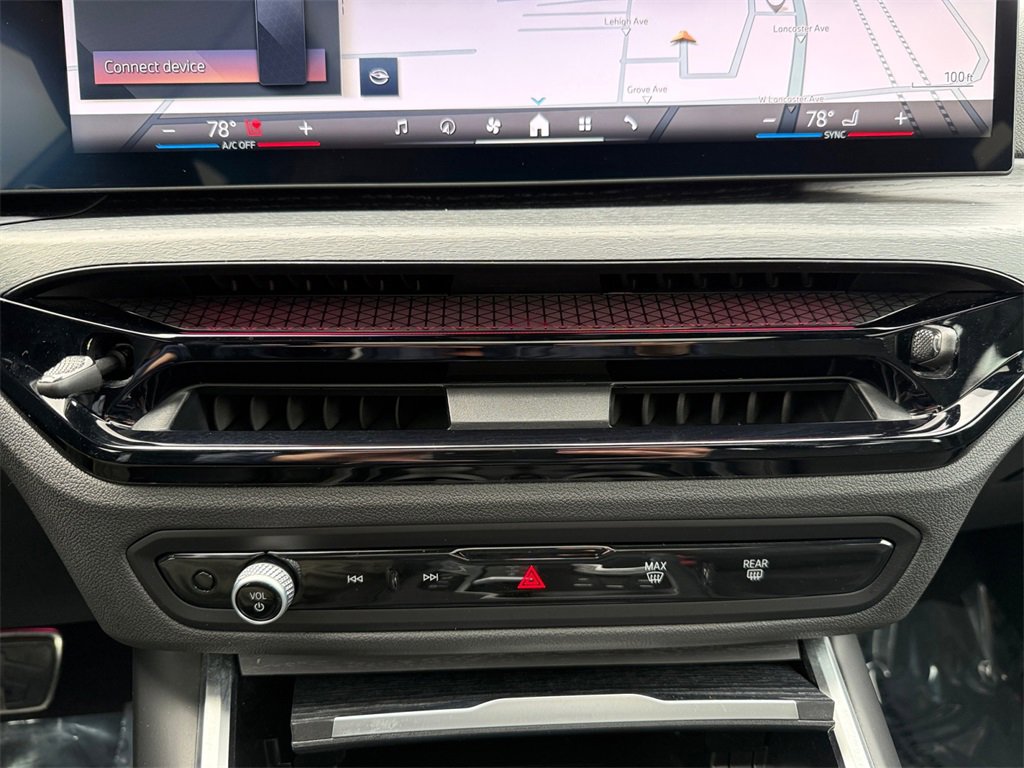 Certified 2025 BMW 330i xDrive Sedan w/ M Sport Package image 28