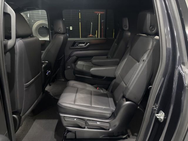 Used 2025 GMC Yukon XL Denali AWD/4WD image 28