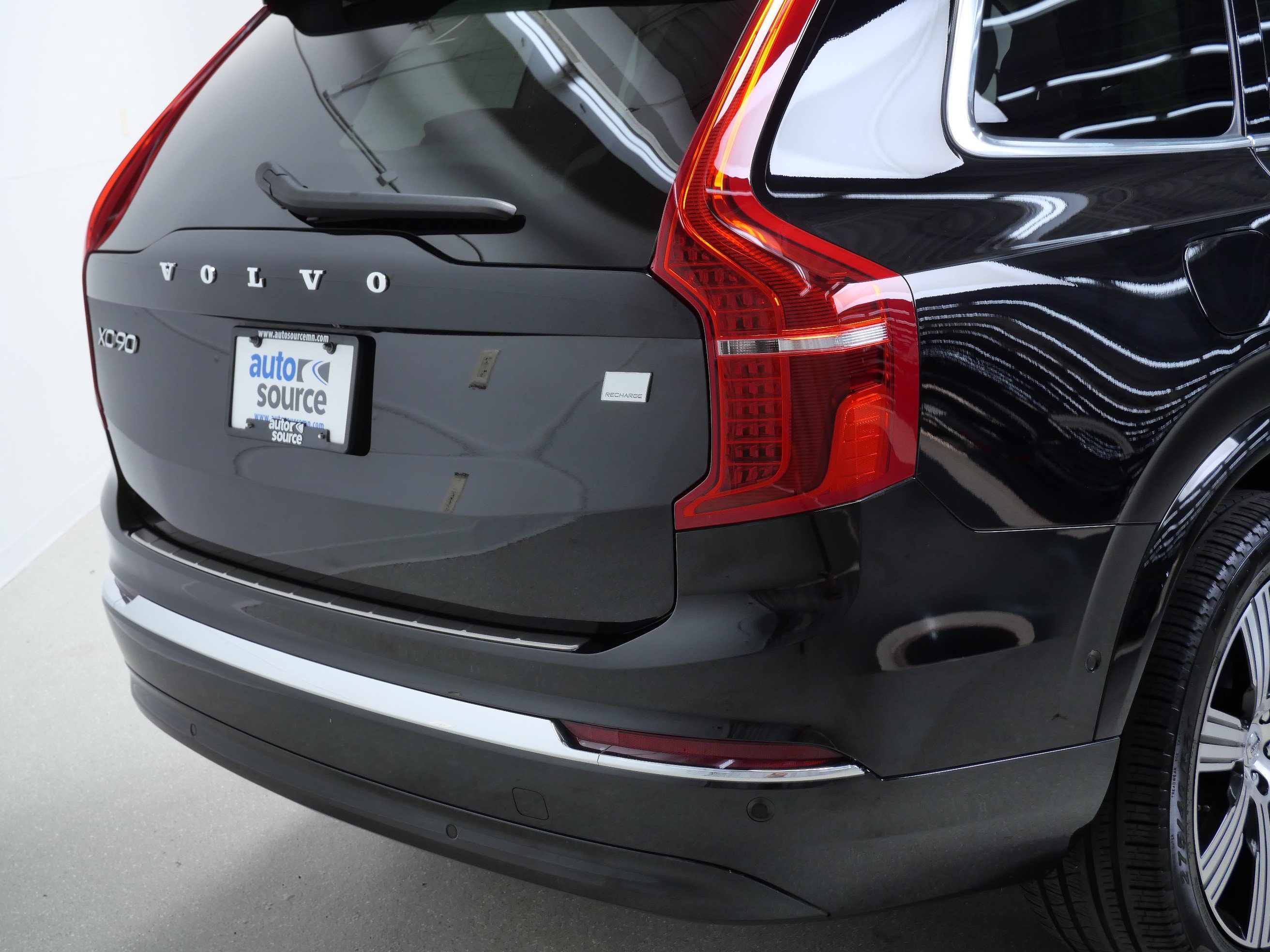 Used 2024 Volvo XC90 T8 Plus w/ Protection Package Premier AWD/4WD image 5