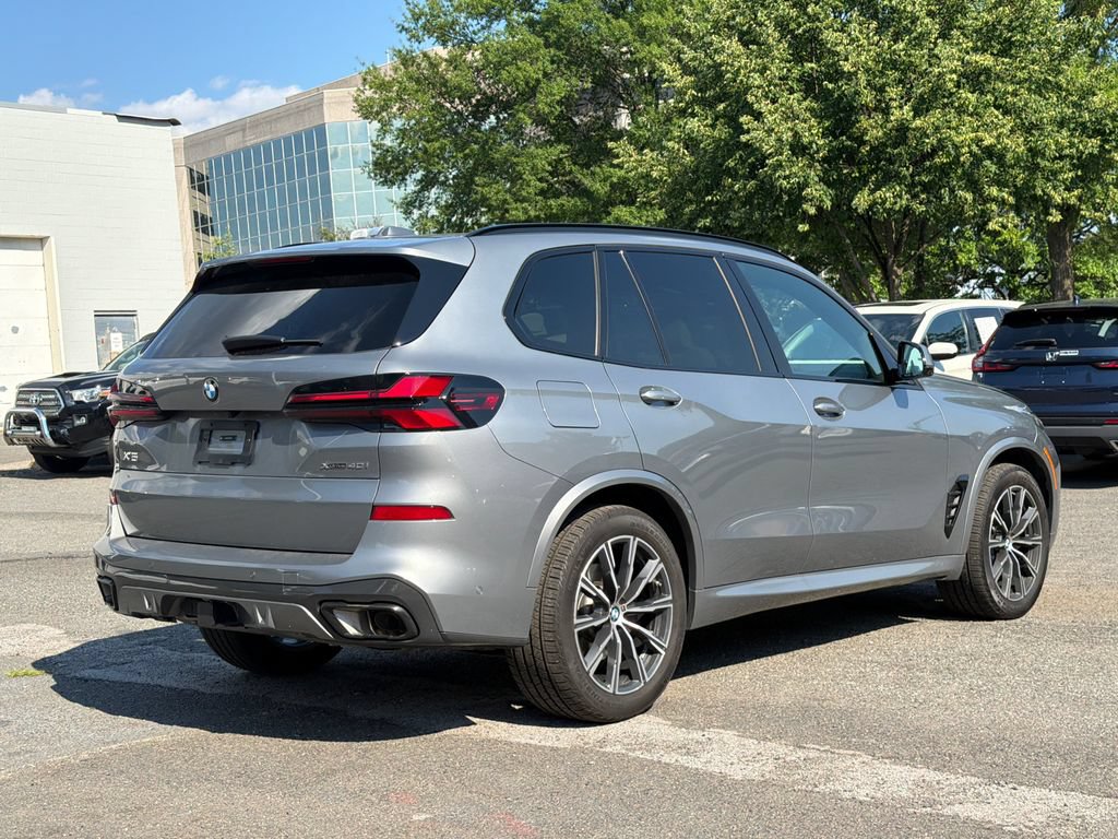 Used 2025 BMW X5 xDrive40i AWD/4WD image 4