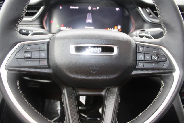 Used 2024 Jeep Grand Cherokee L Laredo image 20