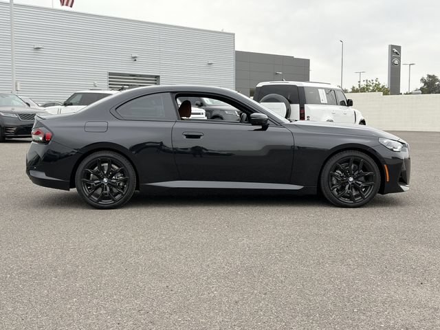 Used 2026 BMW 230i Coupe w/ M Sport Package RWD image 5