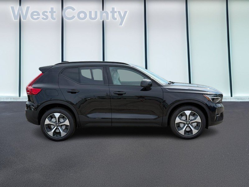 New 2026 Volvo XC40 B5 Plus w/ Protection Package Premier AWD/4WD image 2