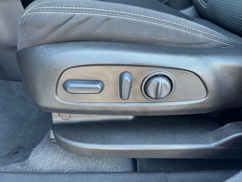 Used 2022 GMC Terrain SLE w/ Driver Convenience Package image 14