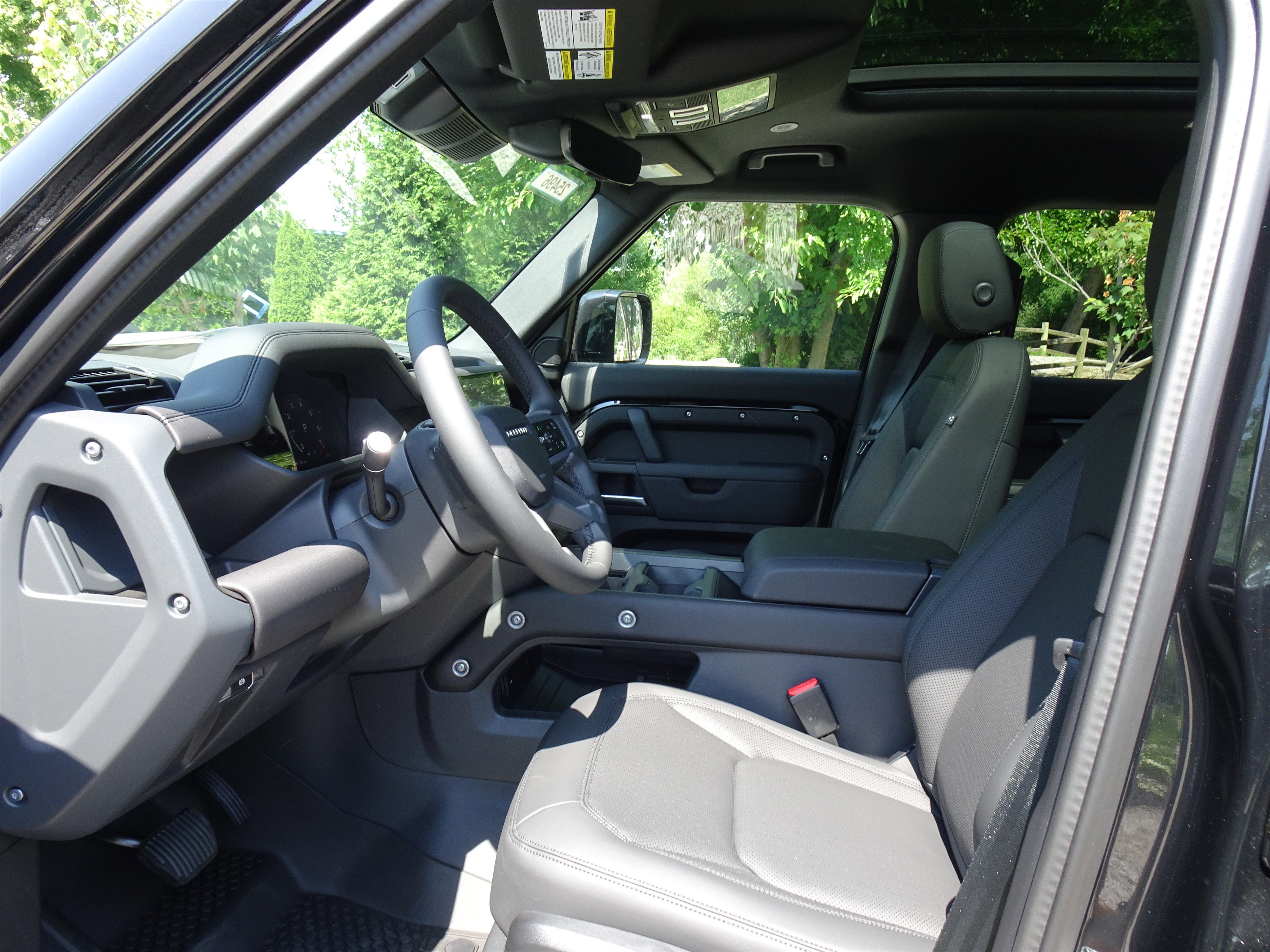 New 2025 Land Rover Defender 110 S image 2