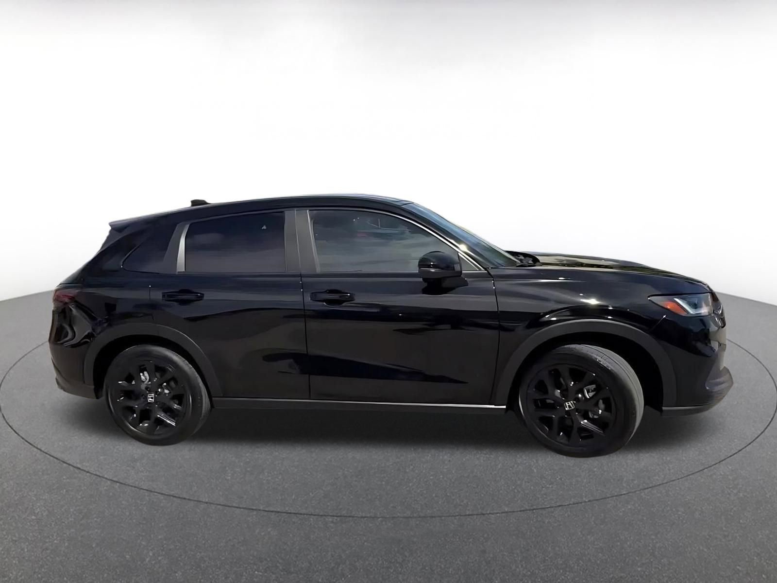 Used 2025 Honda HR-V Sport image 16