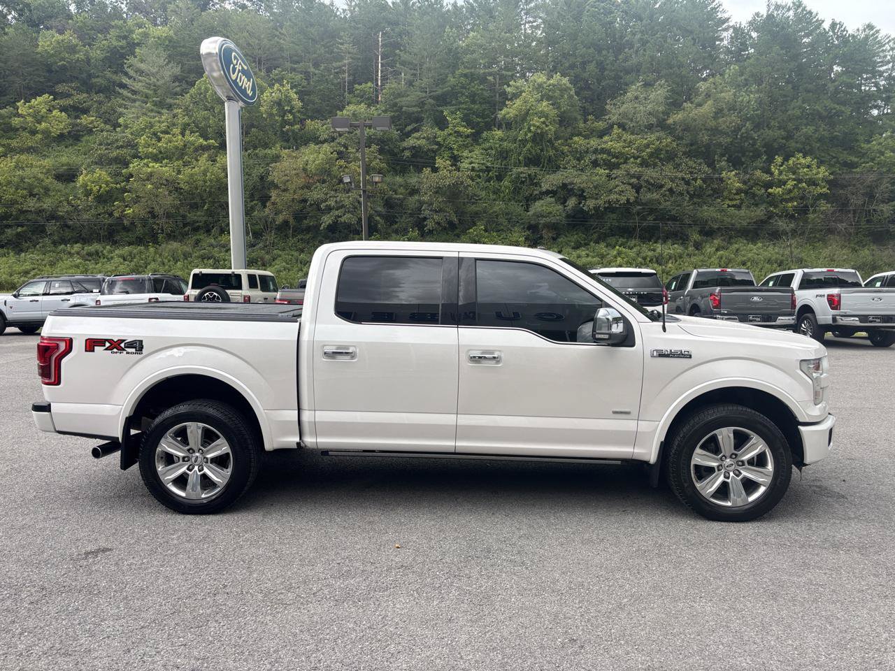 Used 2016 Ford F150 Platinum w/ Equipment Group 701A Luxury AWD/4WD image 7