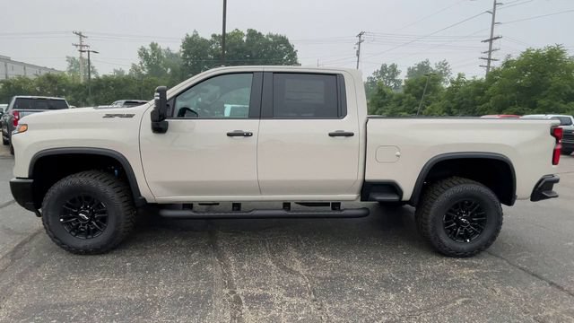 New 2026 Chevrolet Silverado 2500 ZR2 w/ LPO, Dark Essentials Package AWD/4WD image 7