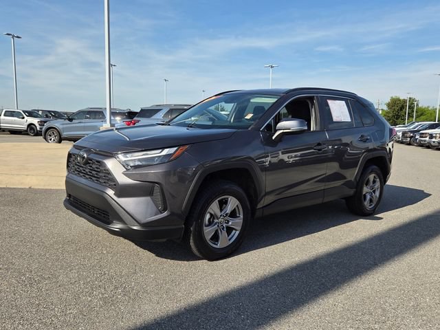 Used 2024 Toyota RAV4 XLE AWD/4WD image 3