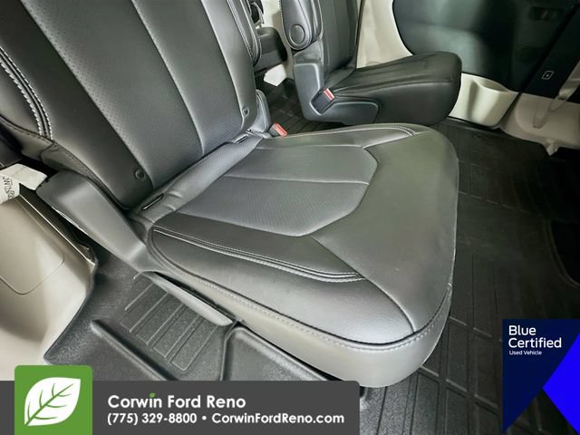 Used 2024 Chrysler Pacifica Touring-L AWD/4WD image 30