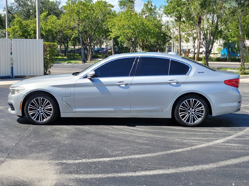 Used 2019 BMW 530e w/ Convenience Package RWD image 11