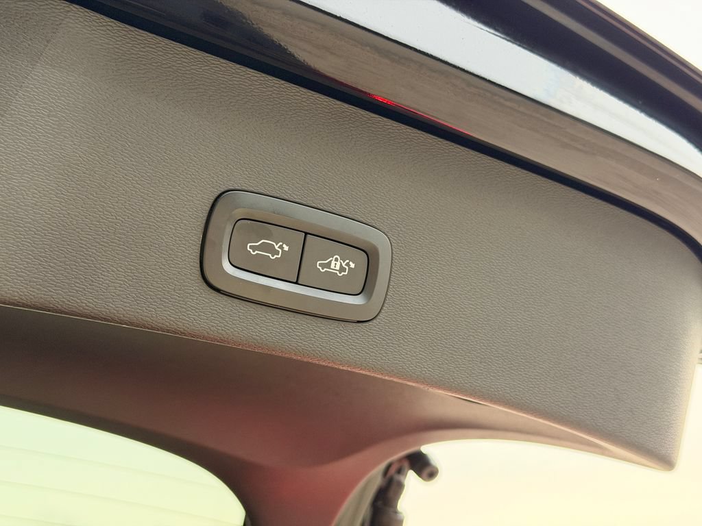 Certified 2023 Volvo C40 P8 Recharge Plus w/ Protection Package Premier AWD/4WD image 29