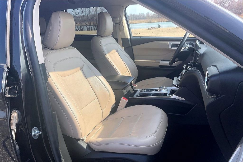Used 2023 Ford Explorer Limited image 8