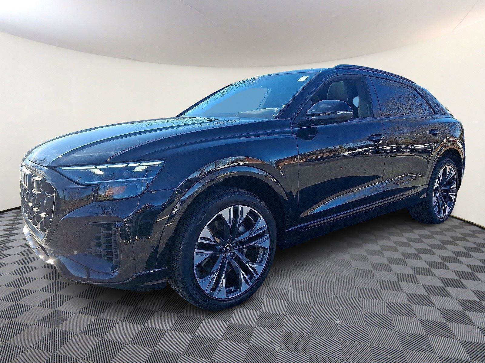 Certified 2025 Audi Q8 Premium Plus image 3