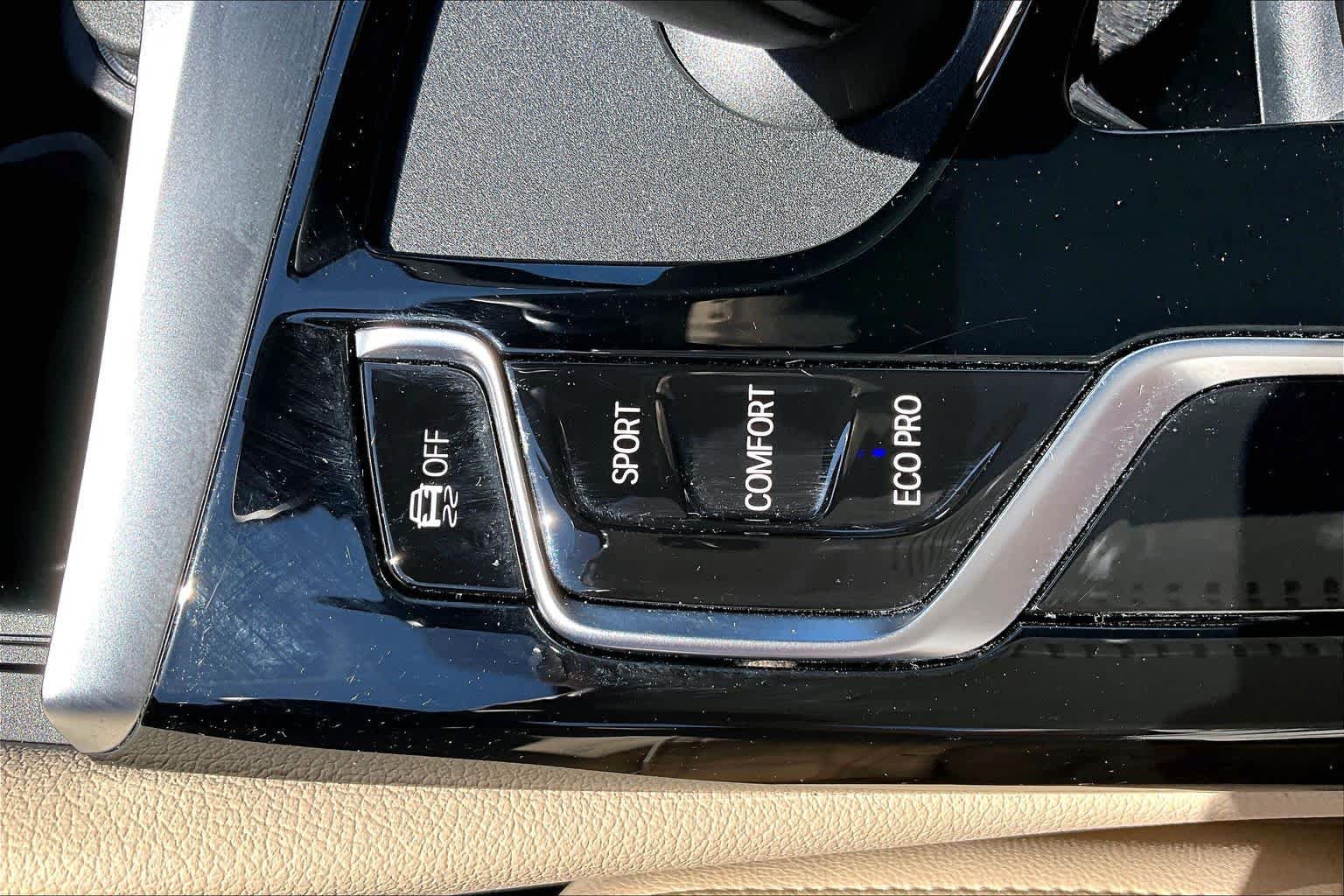 Used 2023 BMW 530i w/ Premium Package RWD image 35