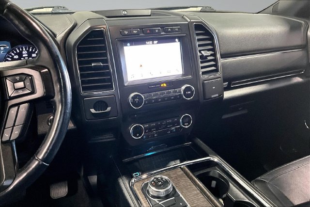 Used 2018 Ford Expedition Limited w/ Equipment Group 302A AWD/4WD image 9