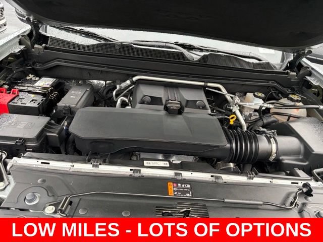 Used 2025 Chevrolet Colorado W/T w/ WT Custom Package RWD image 11